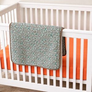 kate quinn 🟣 O/S Fitted Crib Sheet & Kickee Pants Swaddle Blanket Bundle